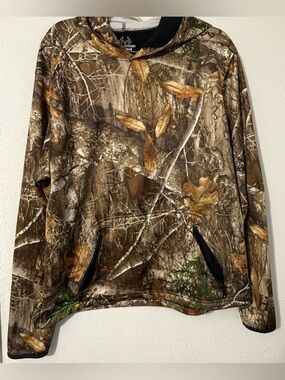 RealTree Men’s Large 42/44 Camo Pullover Hoodie with Built in Neck Gaiter/Cover